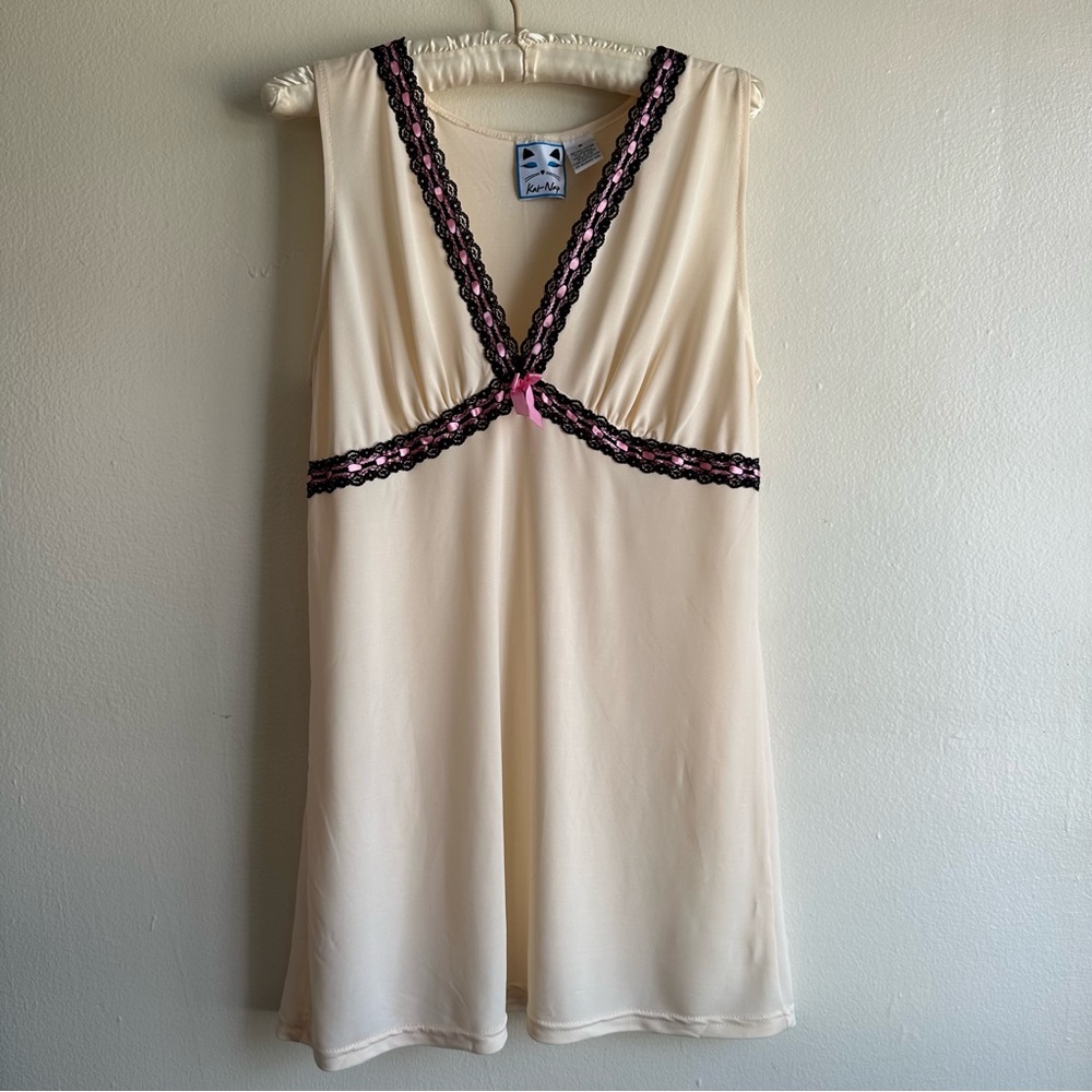 Kat Nap cream slip